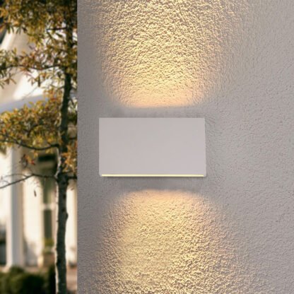 Milieuaufnahme BOX2 LED-Wandlampe weiss für In- und Outdoor von mondilux