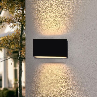 Milieuaufnahme BOX2 LED-Wandlampe schwarz für In- und Outdoor von mondilux