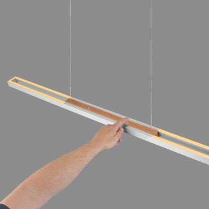 Ansicht warmweisses Licht der MASONE II LED-Hängeleuchte von oben